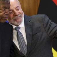 Imagem referente a Lula incentiva empresariado a investir em Angola