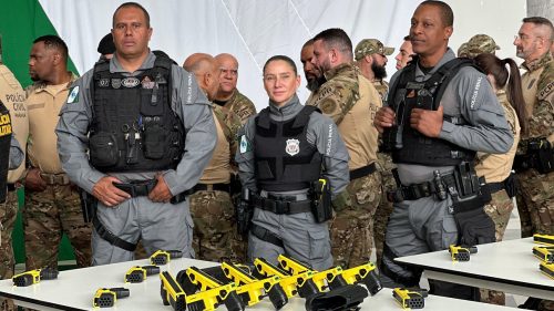 Com tecnologia de última geração, Paraná entrega 1,4 mil armas não letais para as forças policiais Com tecnologia de última geração, Paraná entrega 1,4 mil armas não letais para as forças policiais