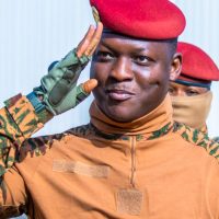 Imagem referente a Líder anti-imperialista em Burkina Faso, Traoré se destaca na África