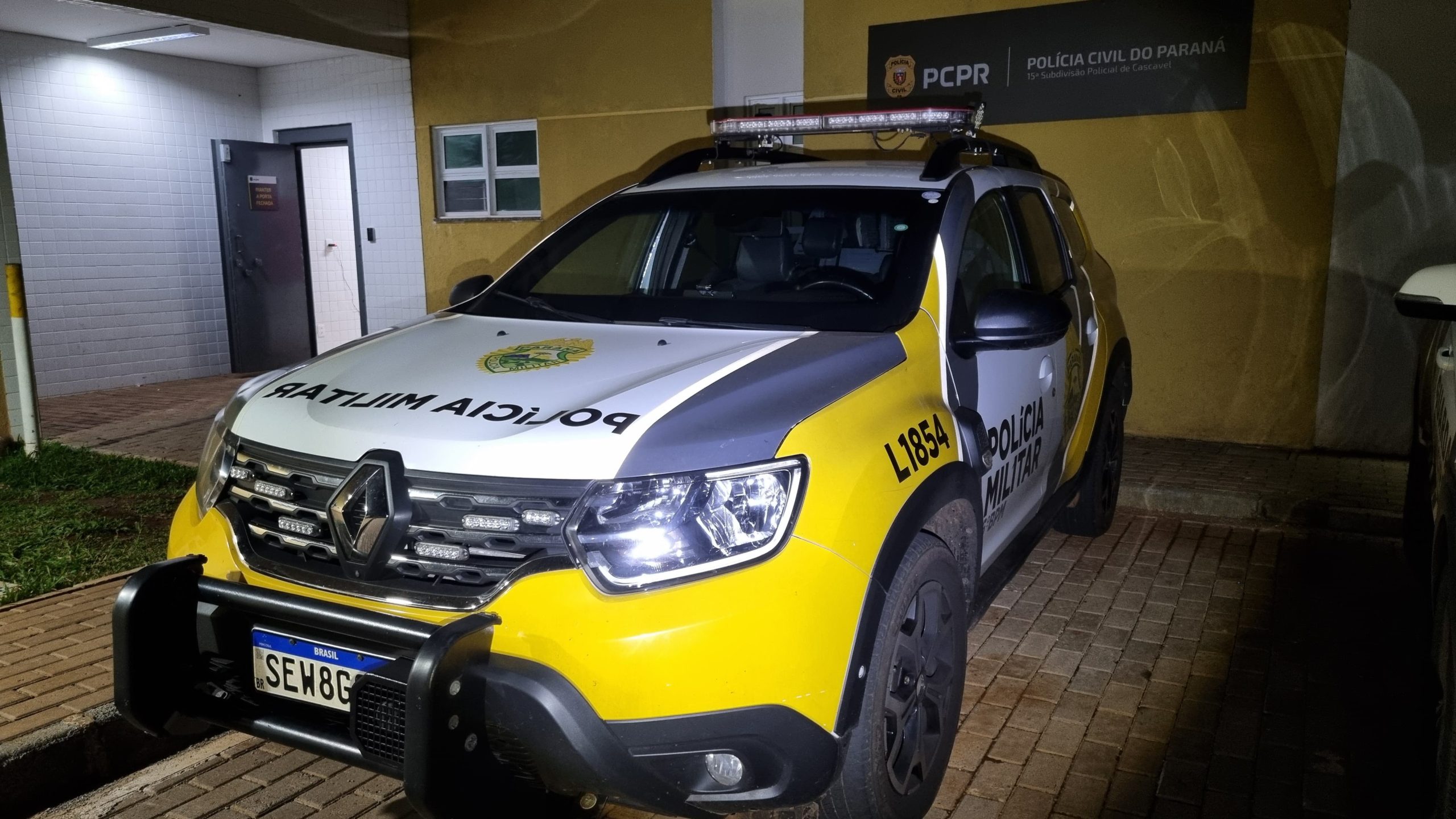 Imagem referente a Mulher é impedida de sair de casa e homem acaba preso por violência doméstica no Parque Verde