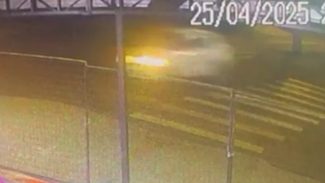 Morte de Thays Gabrielle: vídeo mostra acidente que tirou a vida de jovem no Bairro Periolo Morte de Thays Gabrielle: vídeo mostra acidente que tirou a vida de jovem no Bairro Periolo