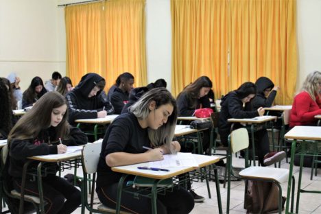 Educação reforça importância do Enem aos alunos; Paraná tem app exclusivo para preparação Imagem referente a Educação reforça importância do Enem aos alunos; Paraná tem app exclusivo para preparação