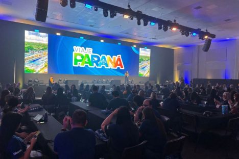 Viaje Paraná capacita 450 agentes em convenção de turismo em Foz do Iguaçu