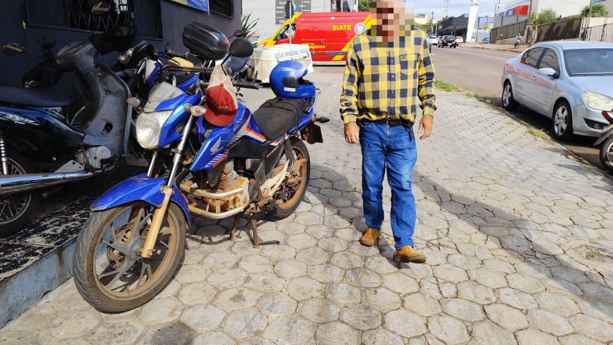 Acidente entre Peugeot 207 e moto mobiliza Siate no Bairro São Cristóvão