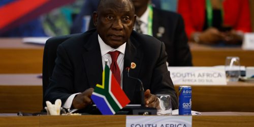 Entenda acusação de Trump sobre genocídio branco na África do Sul Imagem referente a Entenda acusação de Trump sobre genocídio branco na África do Sul
