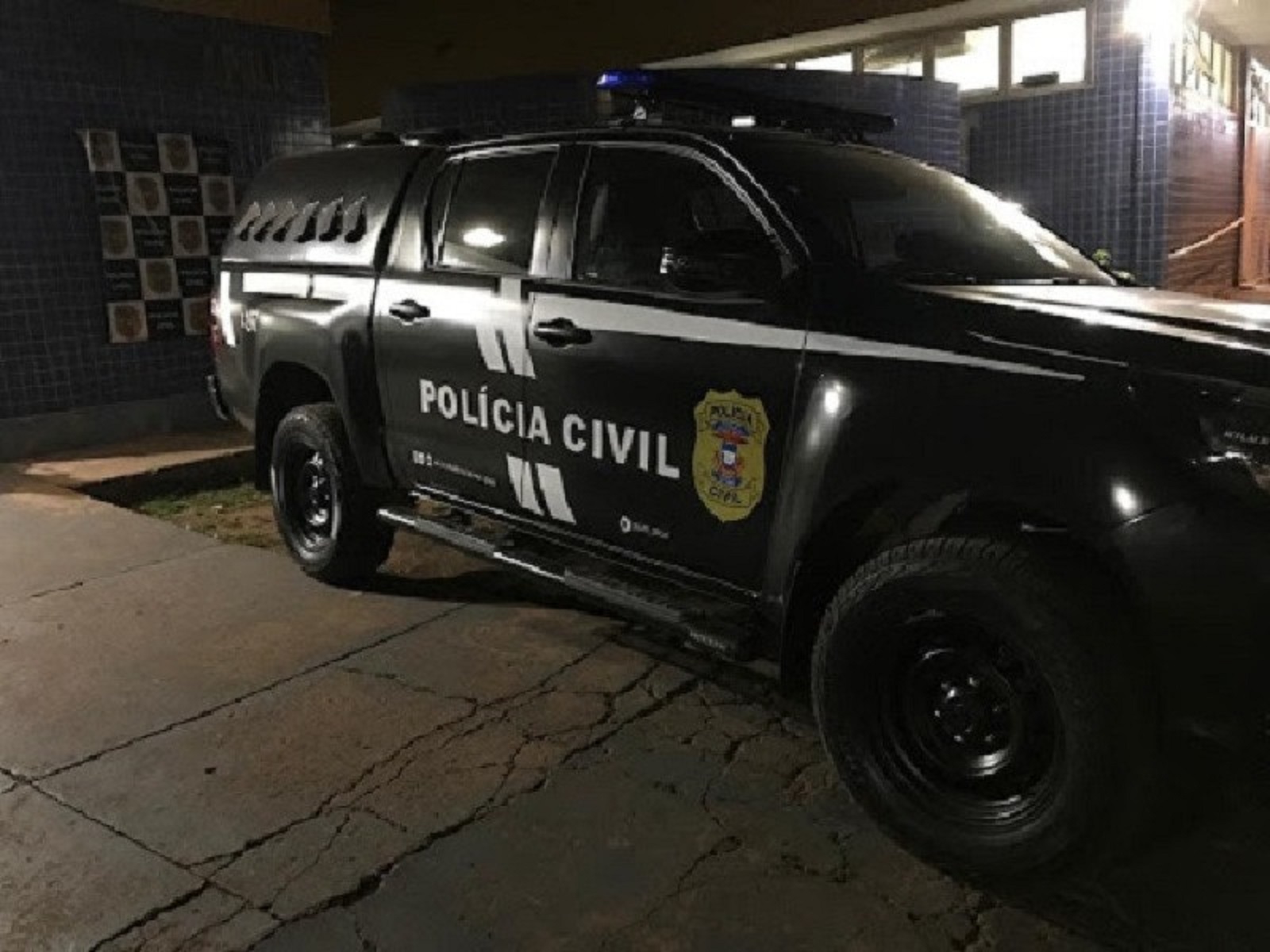 Descuido fatal: adolescente dispara acidentalmente e mata irmão de 9 anos Descuido fatal: adolescente dispara acidentalmente e mata irmão de 9 anos