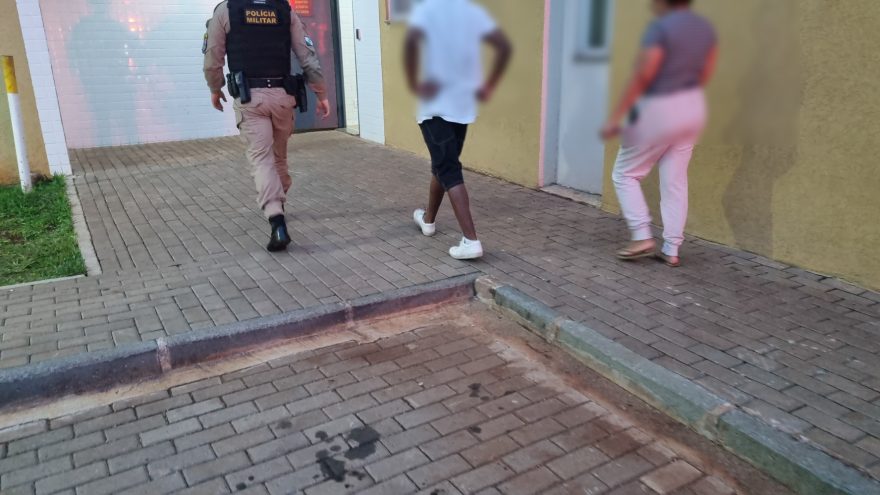 Pais são conduzidos à Delegacia após filhos serem flagrados com maconha em colégio
