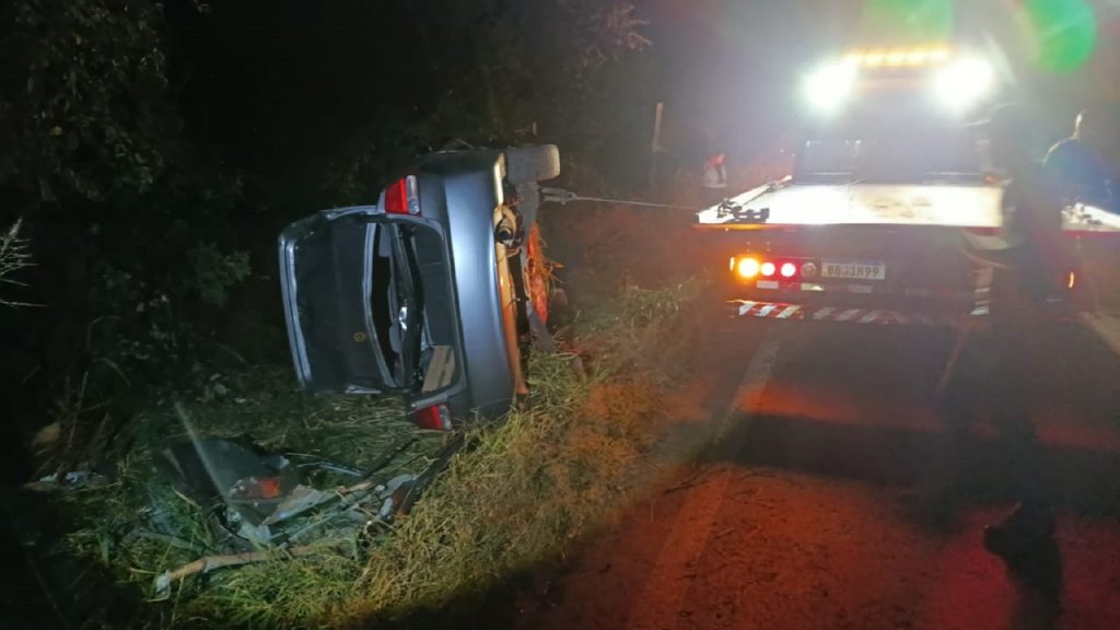 Quatro pessoas ficam feridas em capotamento entre Toledo e Ouro Verde do Oeste