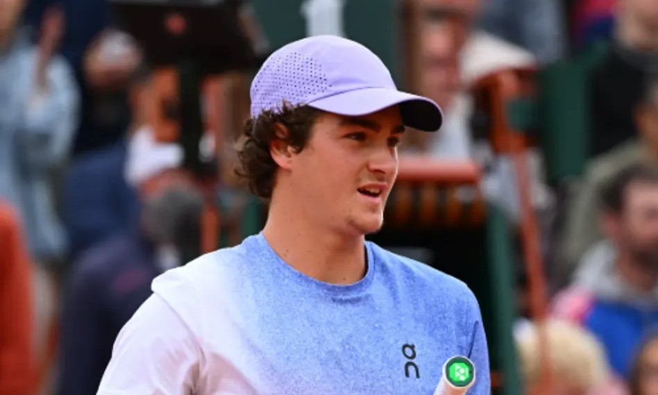 João Fonseca massacra Hurkacz na estreia de Roland Garros e interrompe má fase João Fonseca massacra Hurkacz na estreia de Roland Garros e interrompe má fase