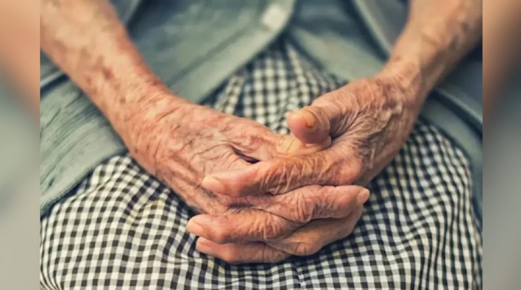 Neta finge ser funcionária de banco e aplica golpe de quase R$ 200 mil contra avô de 87 anos no Paraná