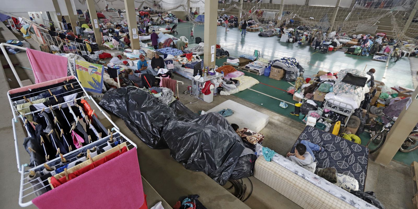 Oito em cada dez brasileiros já apoiaram vítimas de eventos climáticos Oito em cada dez brasileiros já apoiaram vítimas de eventos climáticos