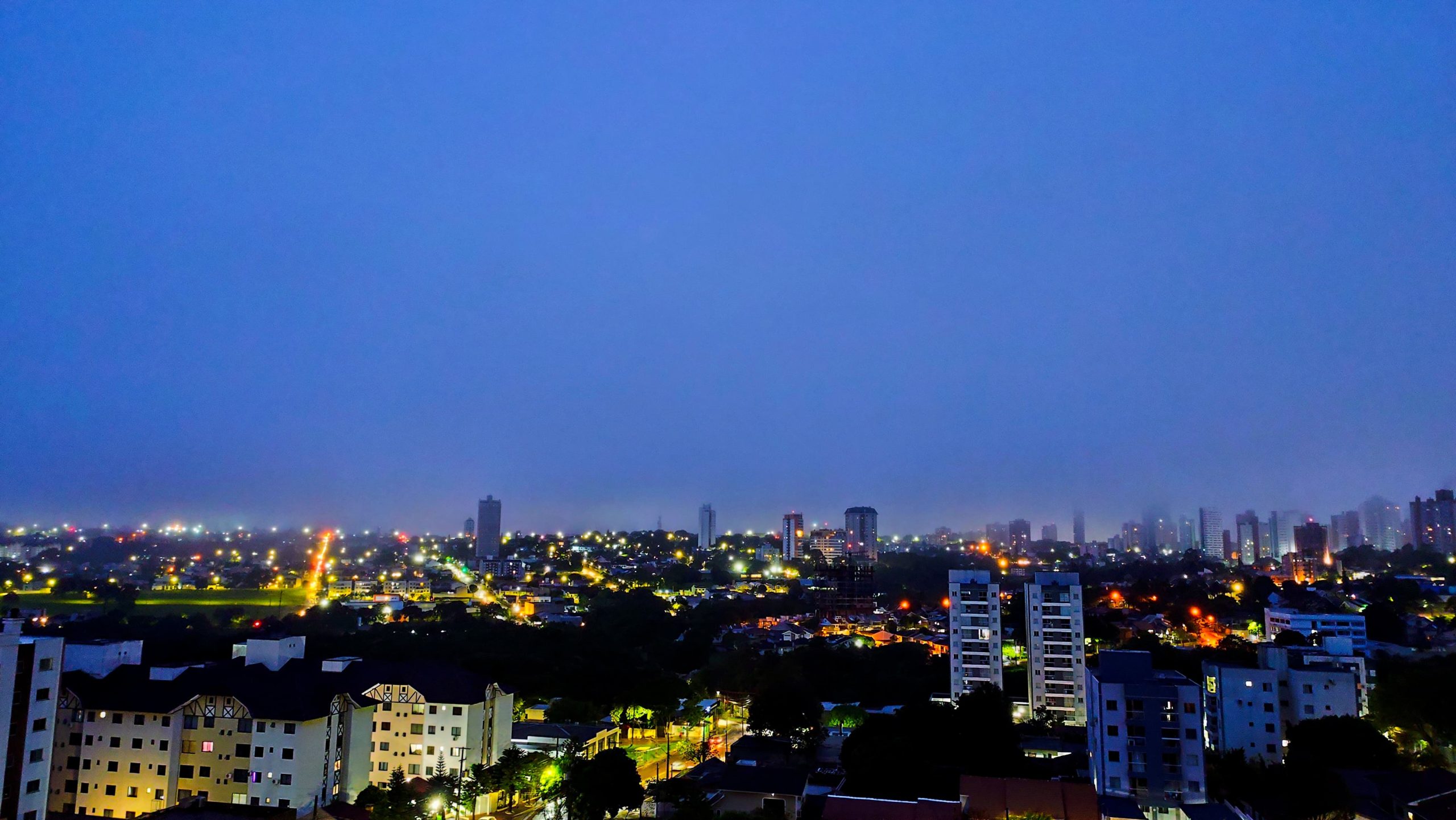 Chuva atrasou mas chegou, frente fria pontual e previsão de geada: Cascavel em modo pinguinlândia Chuva atrasou mas chegou, frente fria pontual e previsão de geada: Cascavel em modo pinguinlândia