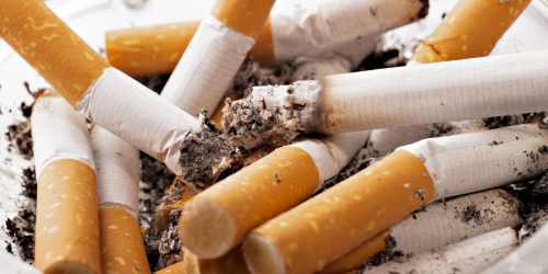 Cigarro: R$ 1 de lucro da indústria equivale a R$ 5 gastos com doenças Imagem referente a Cigarro: R$ 1 de lucro da indústria equivale a R$ 5 gastos com doenças