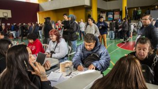 Mutirão Emprega Mais Cajuru tem mais de 1.500 atendimentos de 62 empresas Mutirão Emprega Mais Cajuru tem mais de 1.500 atendimentos de 62 empresas