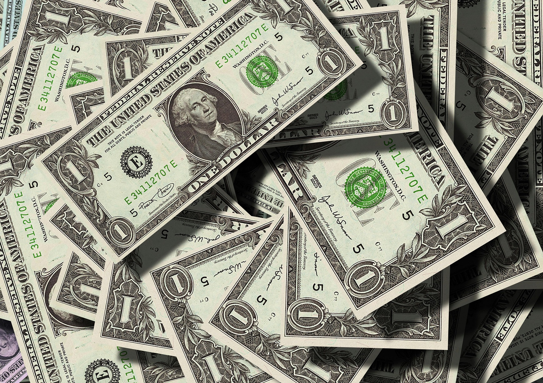 Mulher é presa após gastar em um dia R$ 2,8 milhões depositados por erro em sua conta
