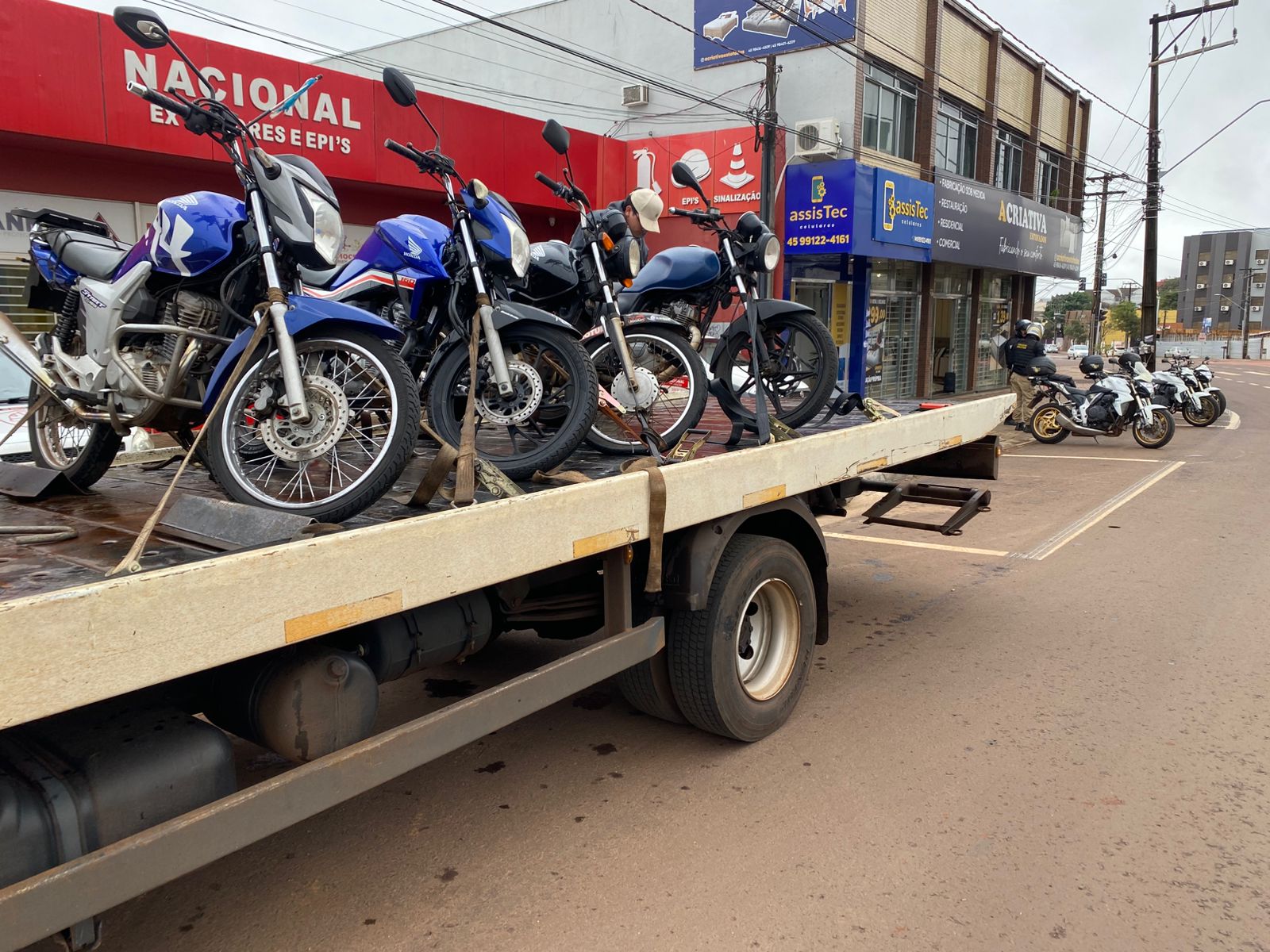 GOTran da PM realiza 70 autos de infração durante fiscalização em Cascavel; motos são apreendidas