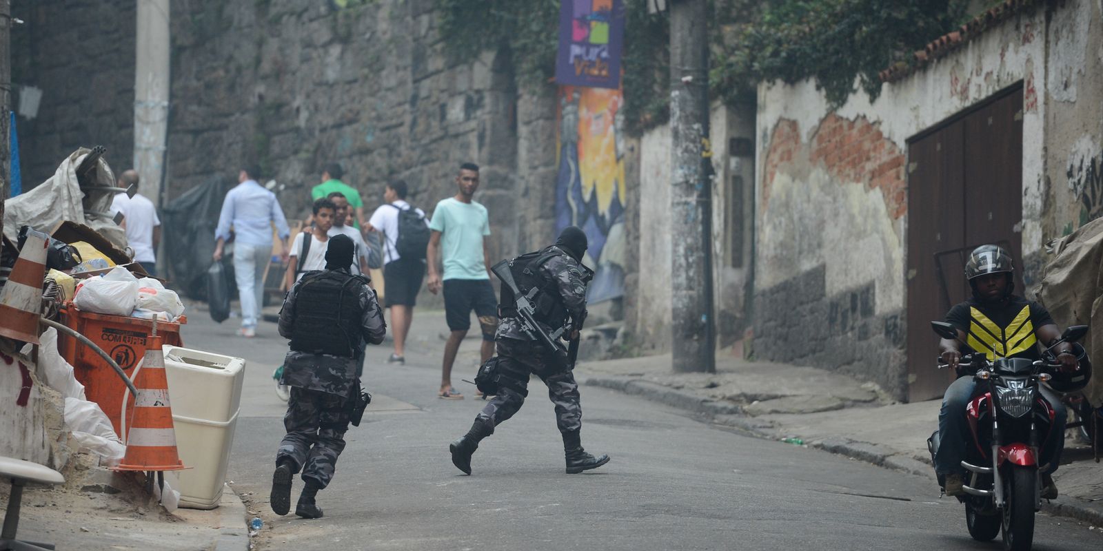Impactos da violência atingem quase metade dos alunos no Grande Rio Impactos da violência atingem quase metade dos alunos no Grande Rio