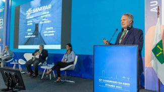 Sanepar pauta discussões sobre licenciamento e resíduos sólidos no evento da ABES