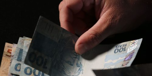 Juro do consignado para setor privado sobe para 59,1% ao ano em abril Imagem referente a Juro do consignado para setor privado sobe para 59,1% ao ano em abril