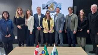 Paraná e consórcio de universidades do Canadá discutem parcerias em ciência