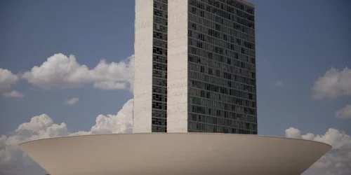 Câmara aprova projeto que destina multas de trânsito ao custeio da CNH Imagem referente a Câmara aprova projeto que destina multas de trânsito ao custeio da CNH