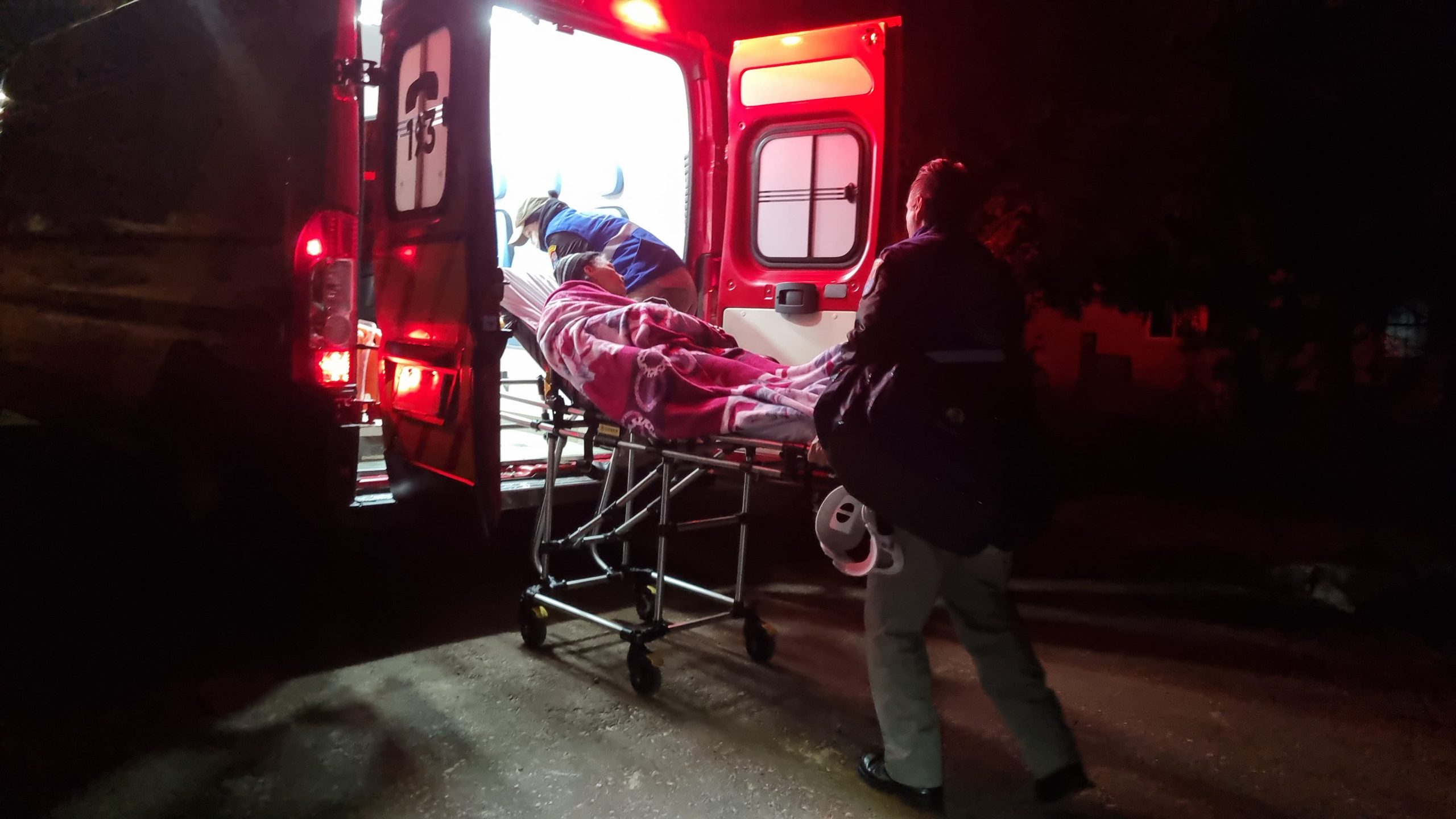 Idosa de 82 anos fere a cabeça e fratura o braço em acidente doméstico no Santa Cruz Idosa de 82 anos fere a cabeça e fratura o braço em acidente doméstico no Santa Cruz