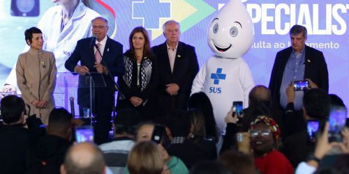 Equipamentos para tratamento do câncer são entregues para seis cidades Imagem referente a Equipamentos para tratamento do câncer são entregues para seis cidades