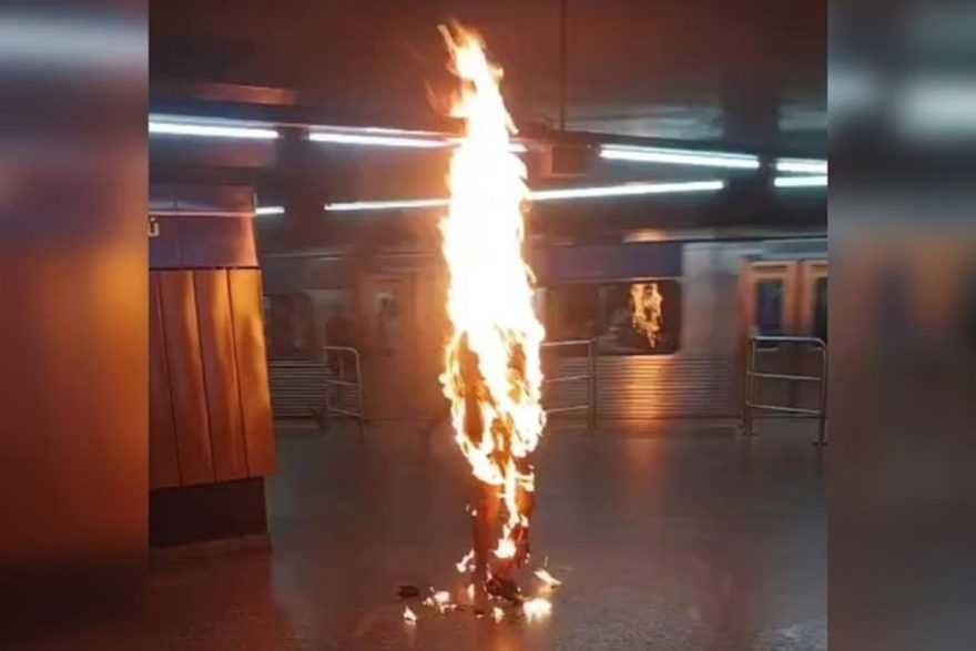 Homem ateia fogo ao próprio corpo em estação de metrô: funcionários e passageiros intervêm