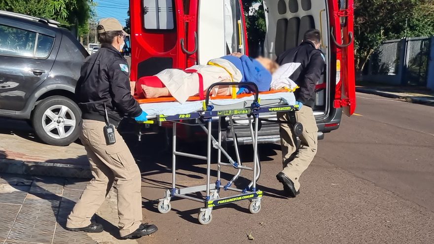 Idosa de 85 anos sofre fratura após queda dentro de casa em Cascavel