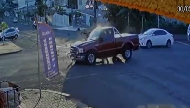 Imagem referente a Imagens fortes revelam como aconteceu acidente que terminou com morte de motociclista