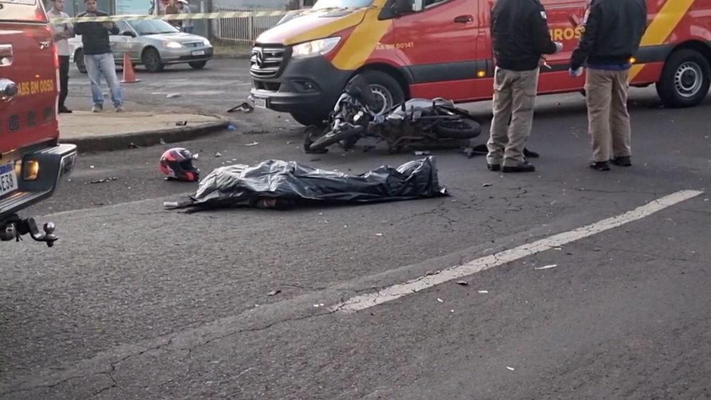 Identificada mulher que morreu em grave acidente na Rua Souza Naves em Cascavel
