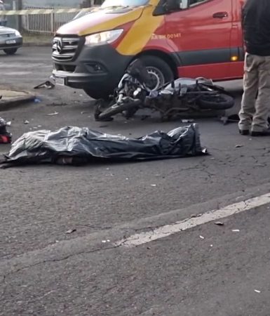 Imagem referente a Identificada mulher que morreu em grave acidente na Rua Souza Naves em Cascavel