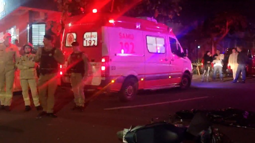 Pai de vítima fatal passa mal ao chegar em local de acidente em Cascavel