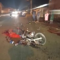 Imagem referente a Motociclista sofre lesões graves após bater contra Fiat Toro em Ponta Grossa