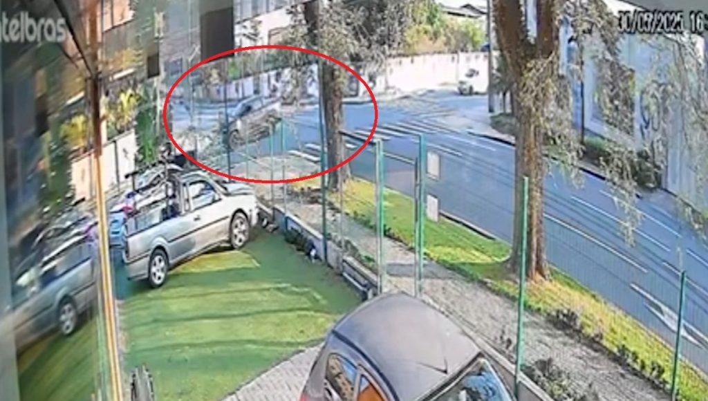 Imagens impressionantes mostram grave acidente que resultou na morte de motociclista