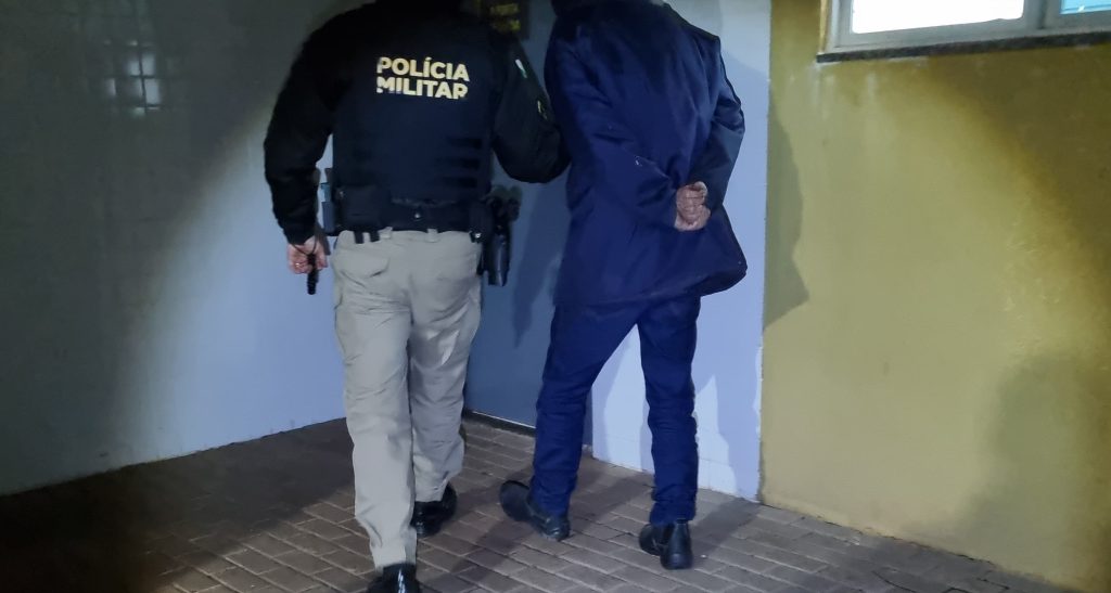 Homem é flagrado dirigindo embriagado na Avenida Brasil, no Centro de Cascavel