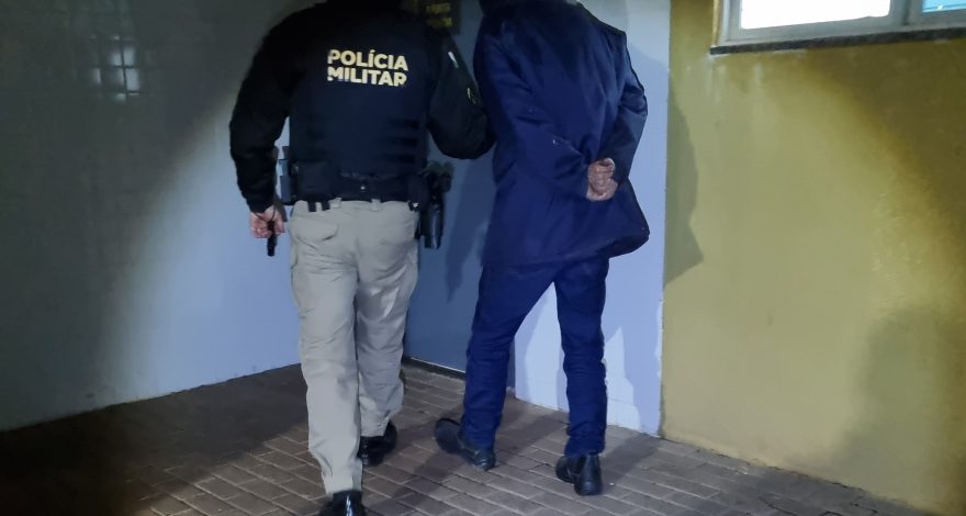 Homem é flagrado dirigindo embriagado na Avenida Brasil, no Centro de Cascavel