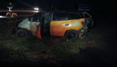 Imagem referente a PR-182: Colisão entre três carros fere duas pessoas; Spin de Cascavel se envolve na batida