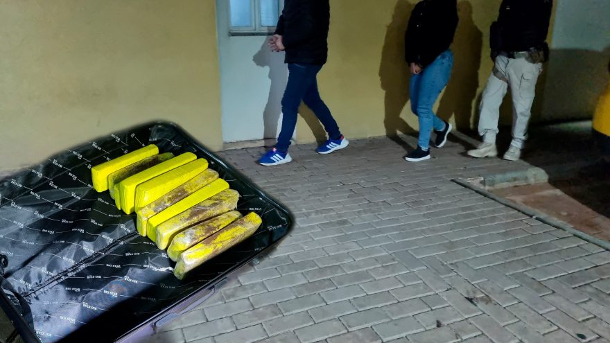 Casal é preso com 100 quilos de maconha em abordagem da PRF na BR-277