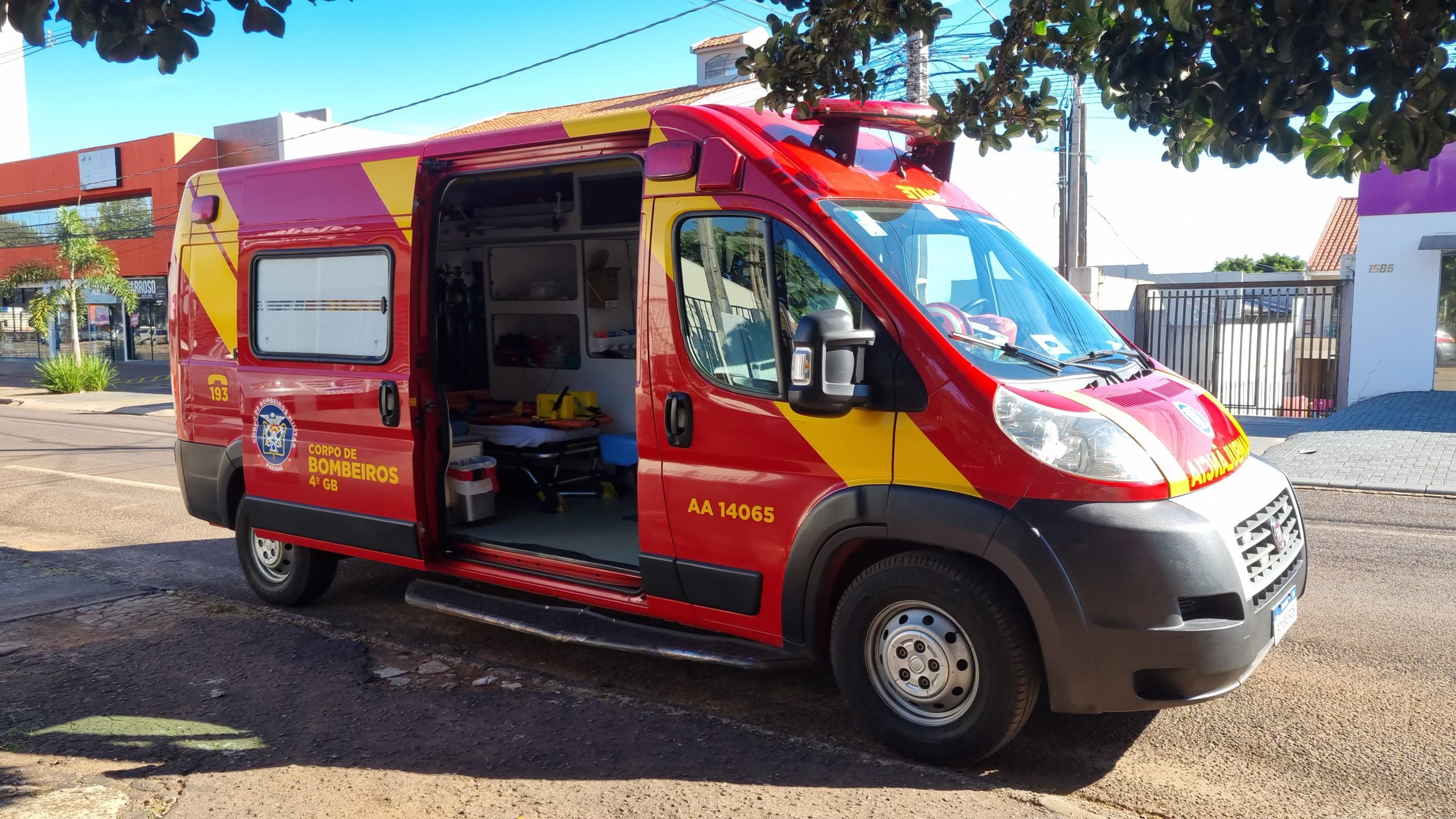 Idoso é socorrido pelo Siate após cair no banheiro