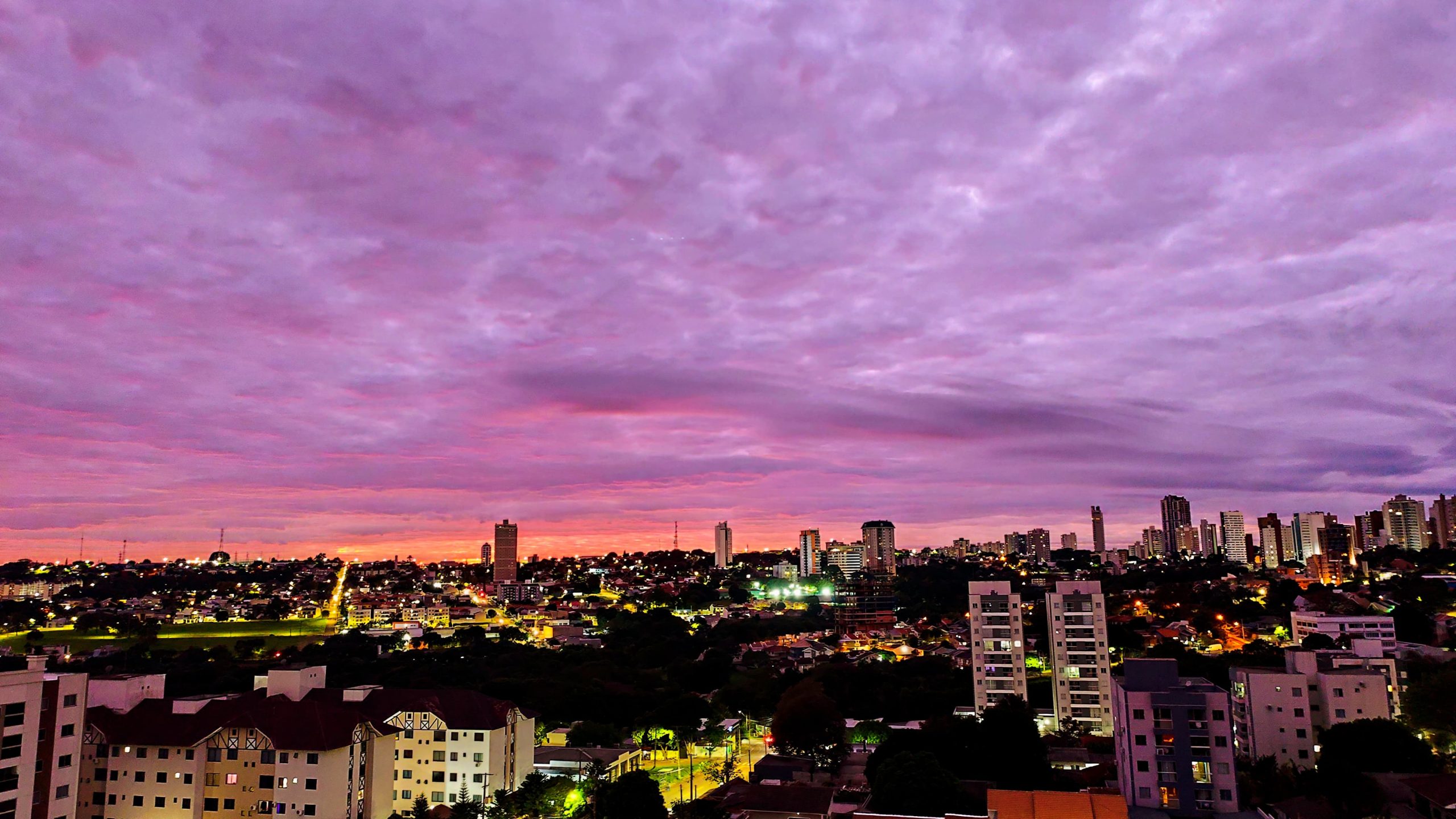 Segunda-feira com cheiro de chuva: Cascavel começa a semana no modo “aguarde e confie”