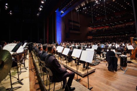 Concertos: mais de 6 mil pessoas celebram os 40 anos da Orquestra Sinfônica do Paraná Imagem referente a Concertos: mais de 6 mil pessoas celebram os 40 anos da Orquestra Sinfônica do Paraná