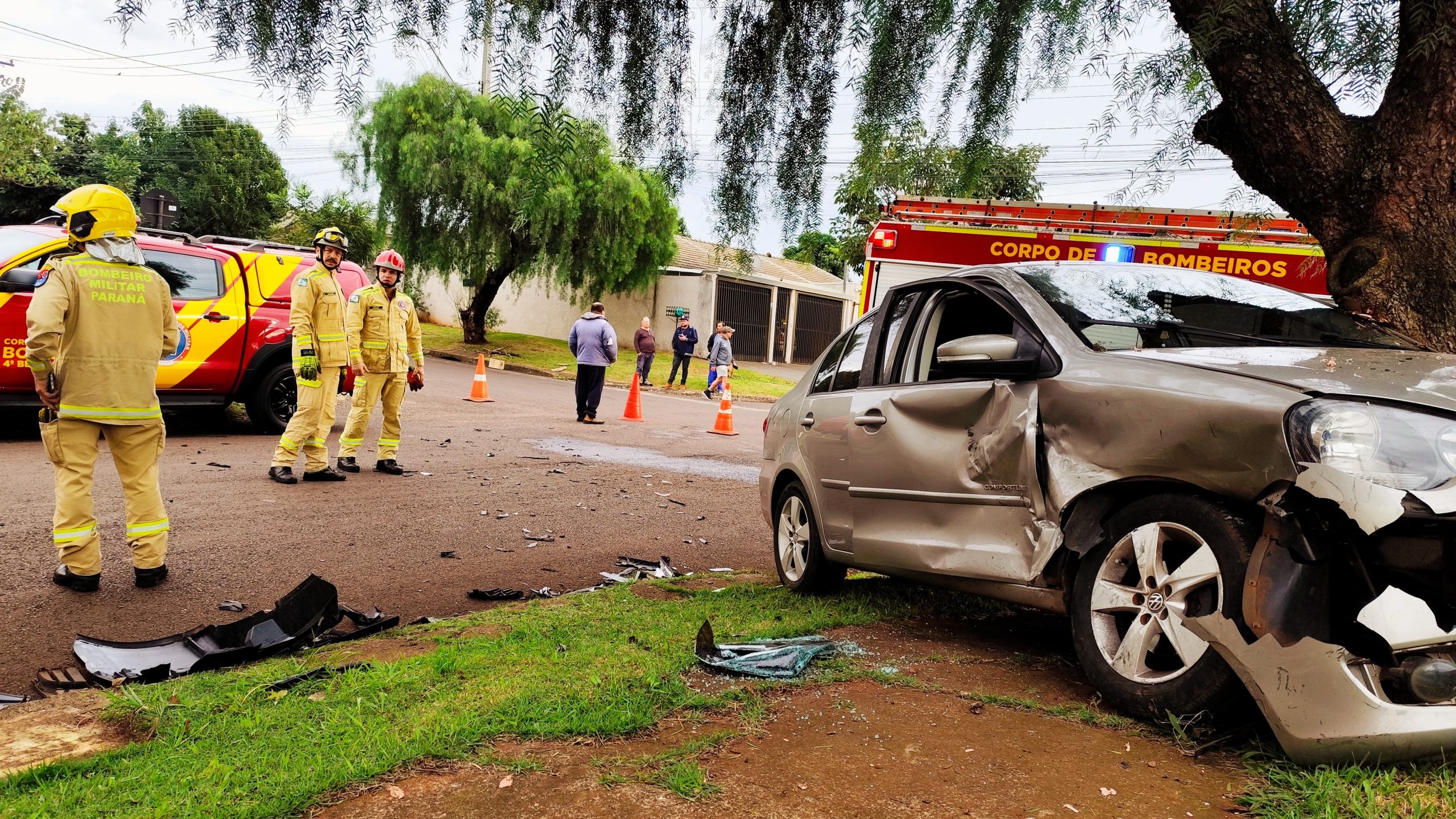 Forte colisão de trânsito é registrada no Jardim Clarito, em Cascavel