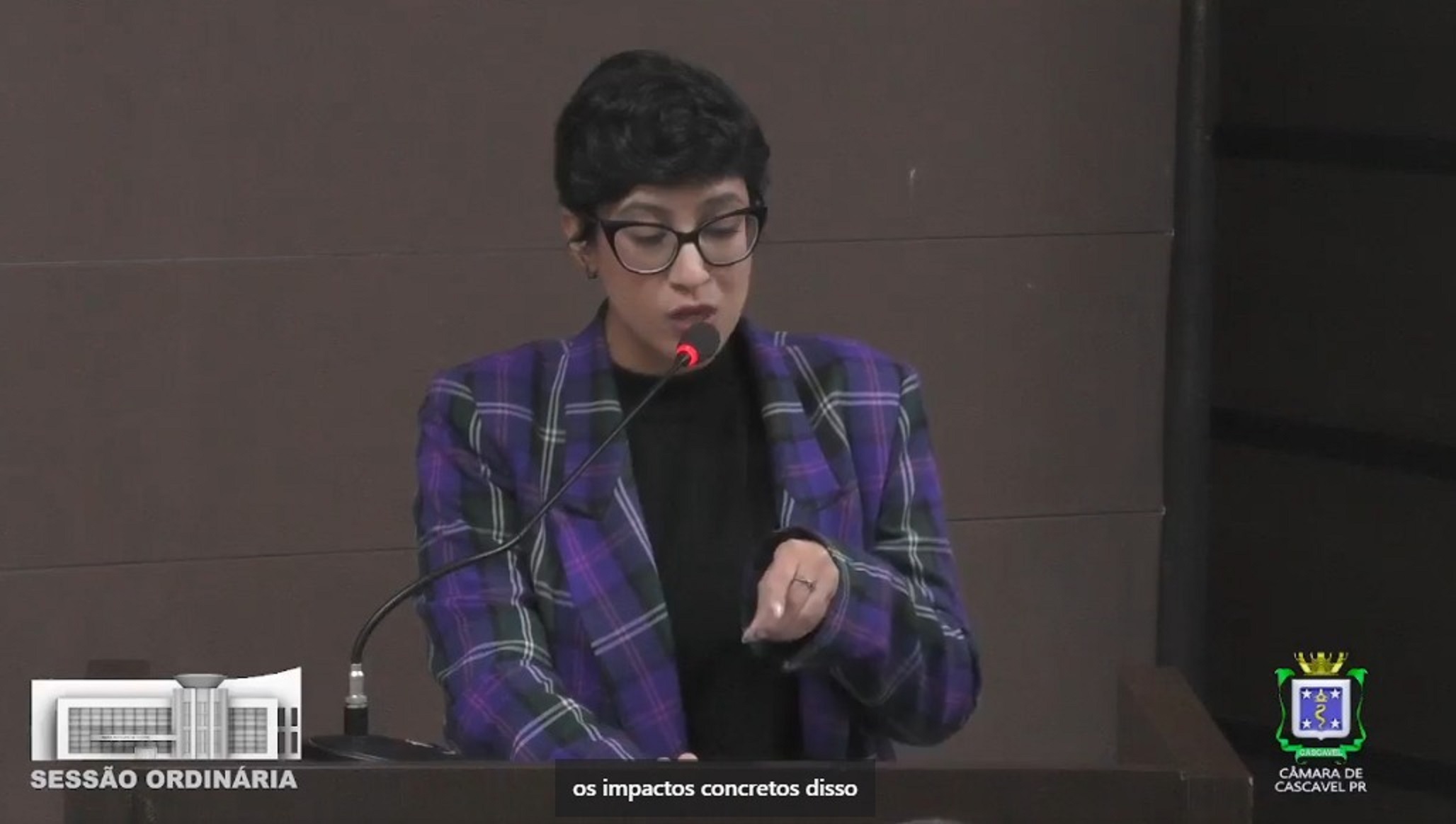 Vereadora cobra entrega de uniformes: "não há dignidade na infância quando falta roupa para a escola" Vereadora cobra entrega de uniformes: "não há dignidade na infância quando falta roupa para a escola"