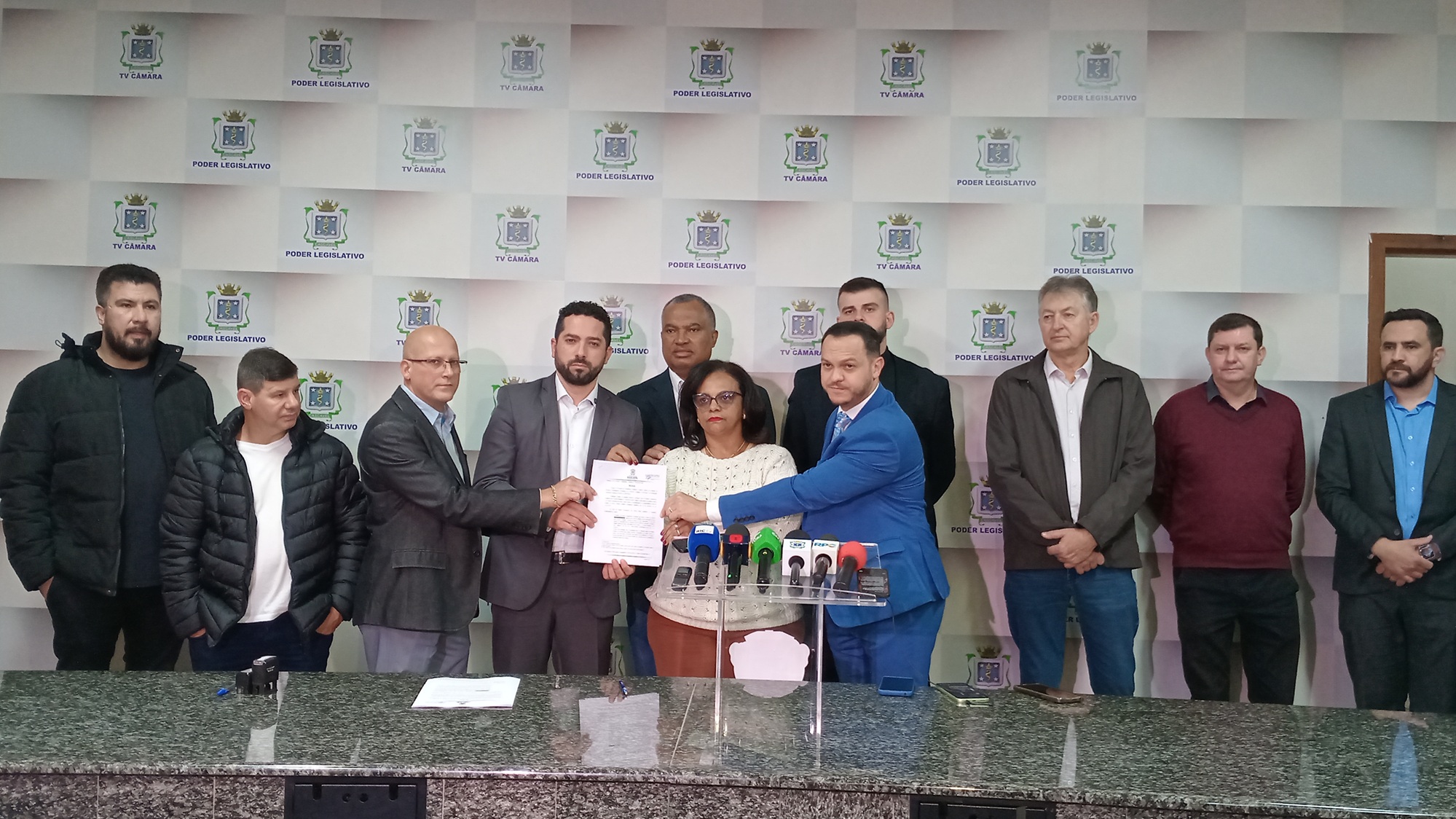 Câmara recebe relatório sobre demora no afastamento do "Professor Monstro" Câmara recebe relatório sobre demora no afastamento do "Professor Monstro"