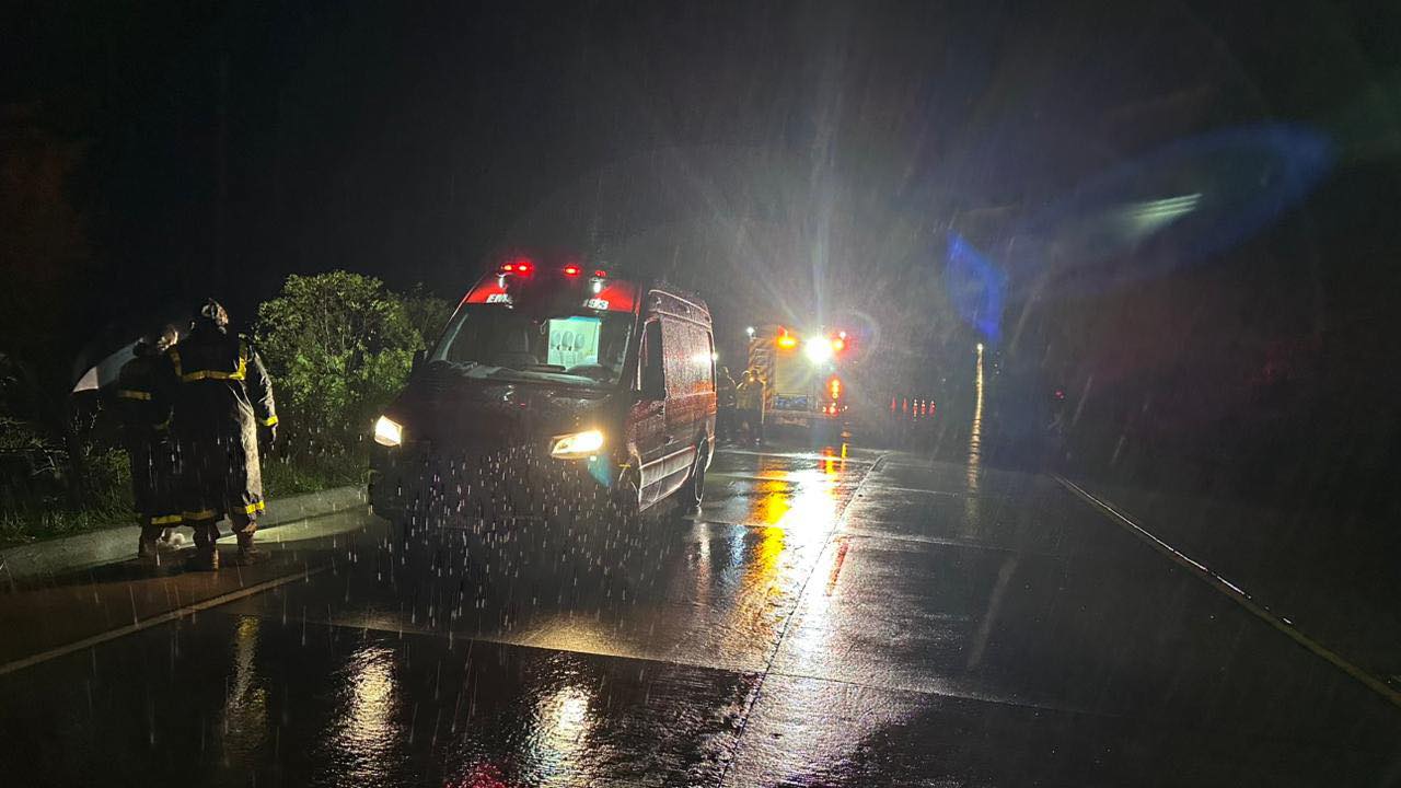 Após busca por jovem desaparecido, caminhonete é encontrada na BR-163 com duas pessoas mortas