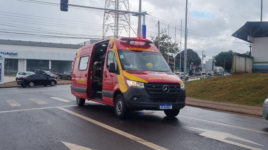 Idosa cai na calçada na Rua da Lapa e fica ferida