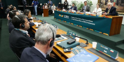 Parlamentares do Brics criticam guerra tarifária promovida pelos EUA Imagem referente a Parlamentares do Brics criticam guerra tarifária promovida pelos EUA