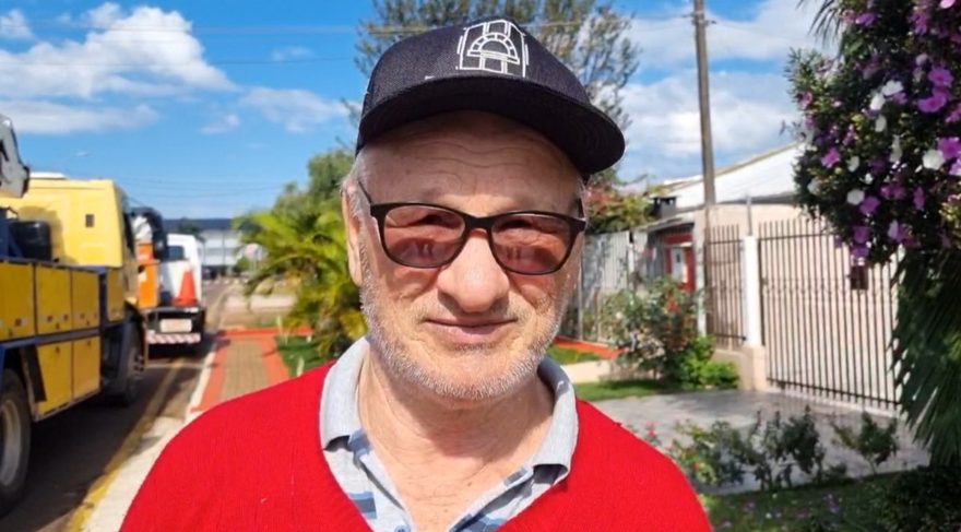 Morador fica sem luz após acidentes envolvendo postes no Bairro Paulo Godoy