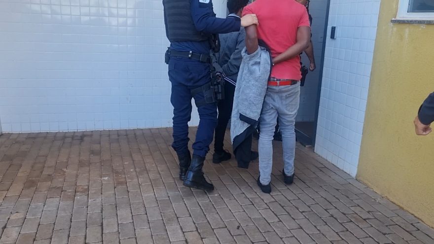Casal de haitianos agride mulher no Terminal Leste